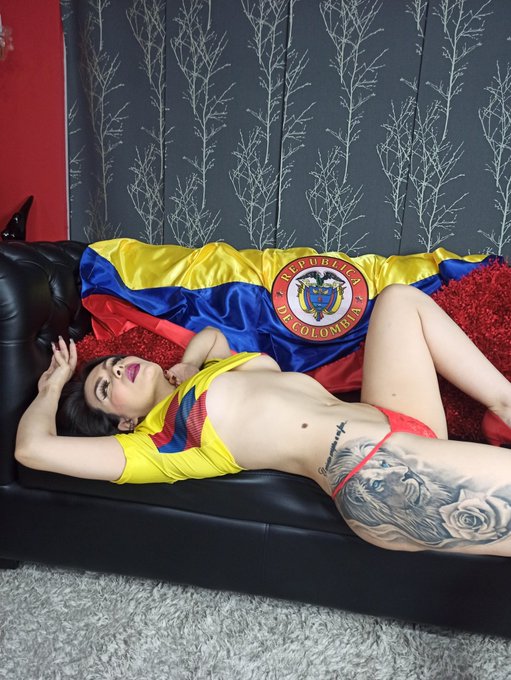 Vamos Colombia, Hoy todos somos uno. . . . #seleccioncolombia #tutranquilo #modelwebcam #photoshop #hoyjuega<a href="/tag/seleccioncolombia"class="tags">#seleccioncolombia</a><a href="/tag/photoshop"class="tags"><span>#photoshop</span></a><a href="/tag/modelwebcam"class="tags"><span>#modelwebcam</span></a><a href="/tag/tutranquilo"class="tags"><span>#tutranquilo</span></a><a href="/tag/hoyjueg"class="tags"><span>#hoyjueg</span></a>