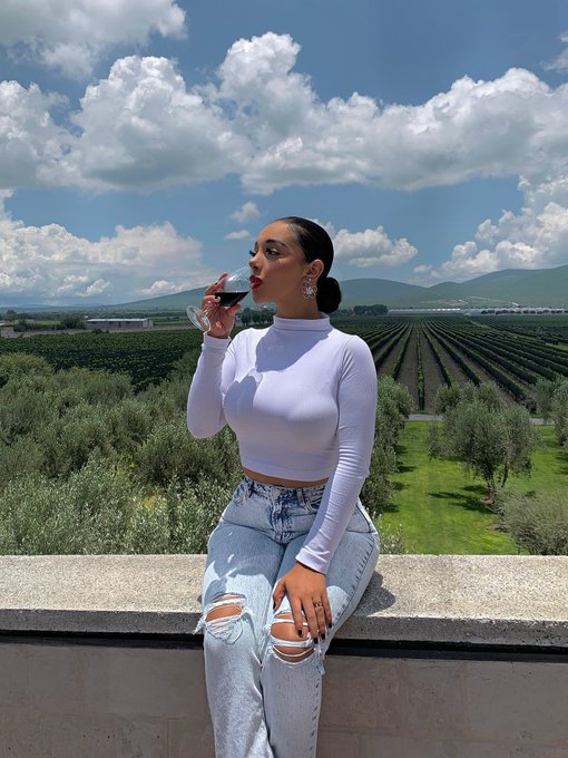 Endless winery dates please https://t.co/iEUih911vV