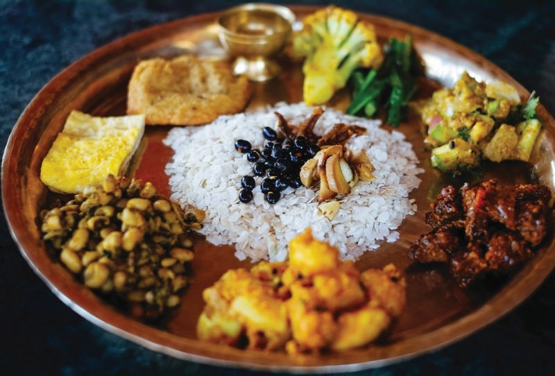 मुख बाट पानी रसाउने  मेरो देशको भोजन को स्वाद 😋 मलाई थाहा छ त्यो जम्मू ले झानेको दाल, म महसुस गर्न सक्छु थकाली थालिको स्वाद अनि खुस्बु , अनि घिऊ को बास्ना ,भटमास र गुन्द्रुक सदेको अचार नखादै मुख बाट पानी निस्कने स्वाद ,हो हाम्रो खाना मा जीवन छ र त म बिर्सन सक्दिन ।