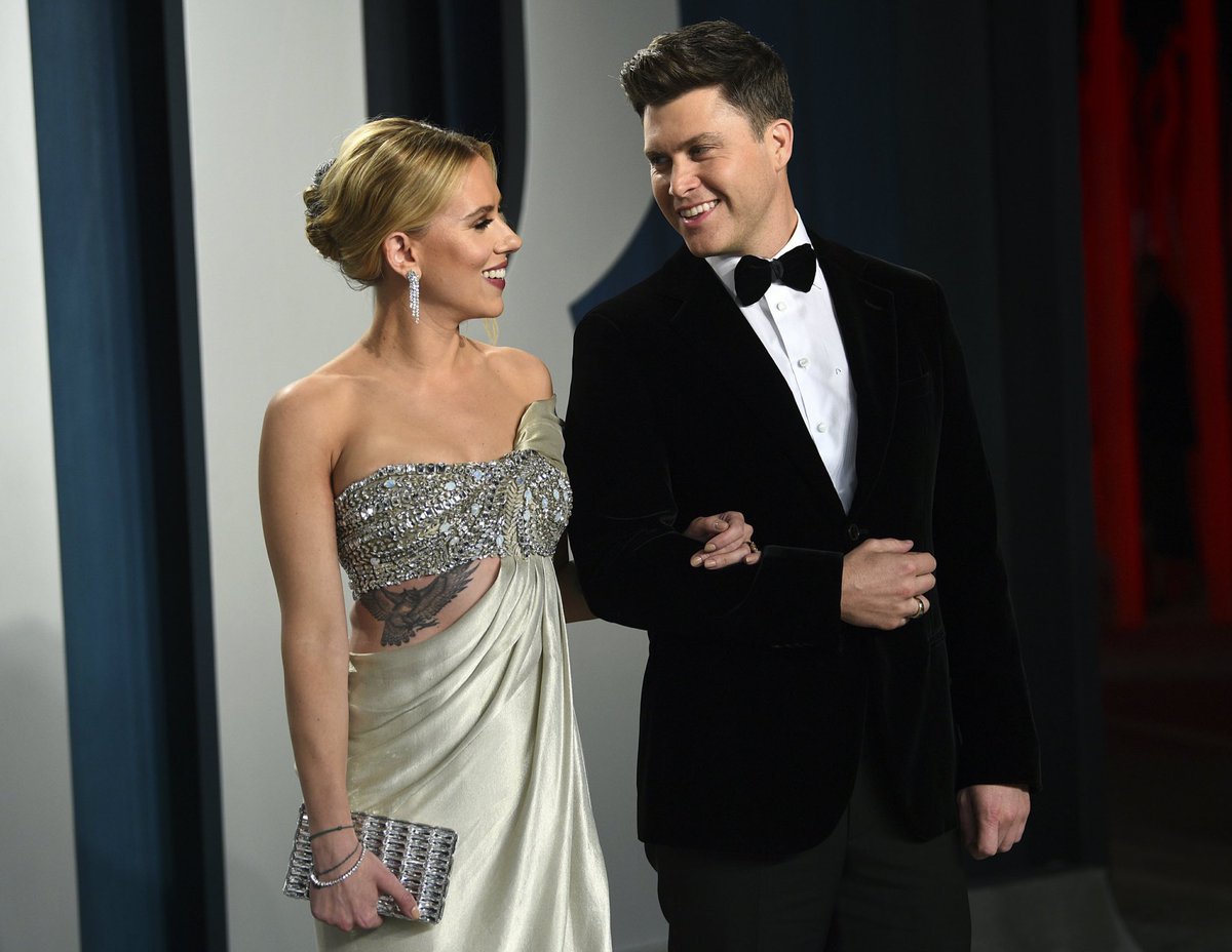 pics Colin Jost Scarlett Johansson Pregnant https twitter com popbase status 1412577569883398153