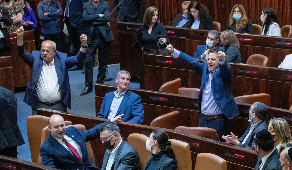 NoLimits4Christ's tweet photo. This photo by Ohad Zwigenberg is brilliant. The government, the Joint List opposition; the Likud's camp opposition. Each face tells a different story. Last night's non-passing of Citizenship law was above all victory for the Joint List. We have few victories but this was sweet. https://t.co/a97SQkpq7M