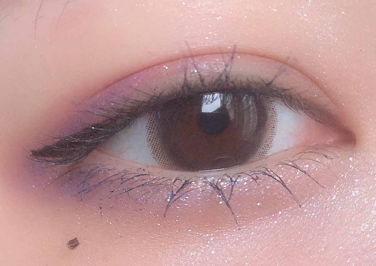 mycosmeaccount's tweet photo. #今日のメイク #ゴリ美のコスメ記録

七夕メイクのつもり

#アイコフレ　ファーストメイク 
透明感が出ていい感じの茶色
瞳の色真っ黒な私でも
色素薄そうに見えて可愛い🙆‍♀️

#SUSISU 勝利の女神 02
ベースはモーヴ、目尻に紫、目尻と目尻下に青ラメ重ねました
#ZEESEA 青グレイ https://t.co/rZMT78J5uP