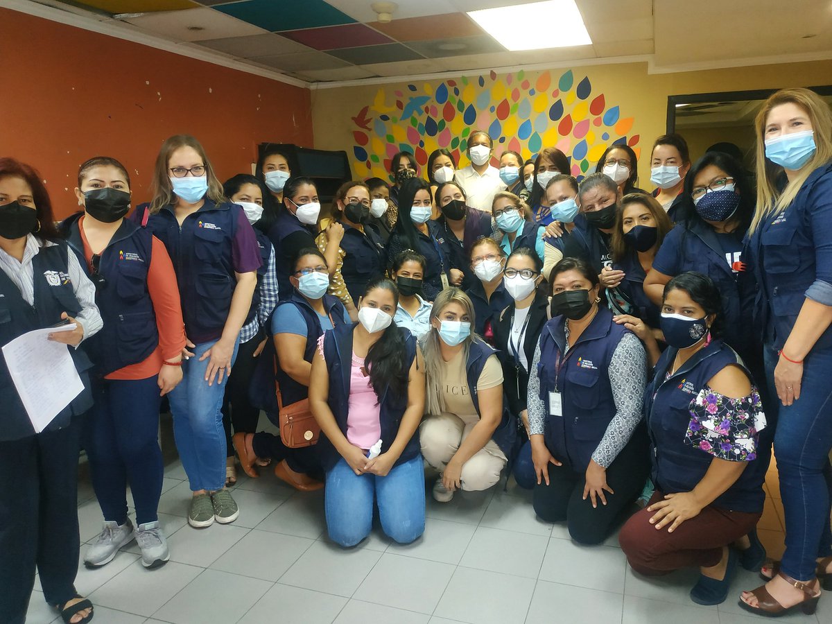 JimmySimisterra's tweet photo. #MIESZona8 | Nos reunimos con nuestro equipo en territorio para verificar la correcta ejecución de servicios MIES. Trabajamos en crear vínculo Familia-Institución. #Distrito09D03 

@maemontanov
@GabyGarcia39
#GobiernoDelEncuentro
#JuntosLoLogramos🇪🇨 https://t.co/VtUpmrBgcG