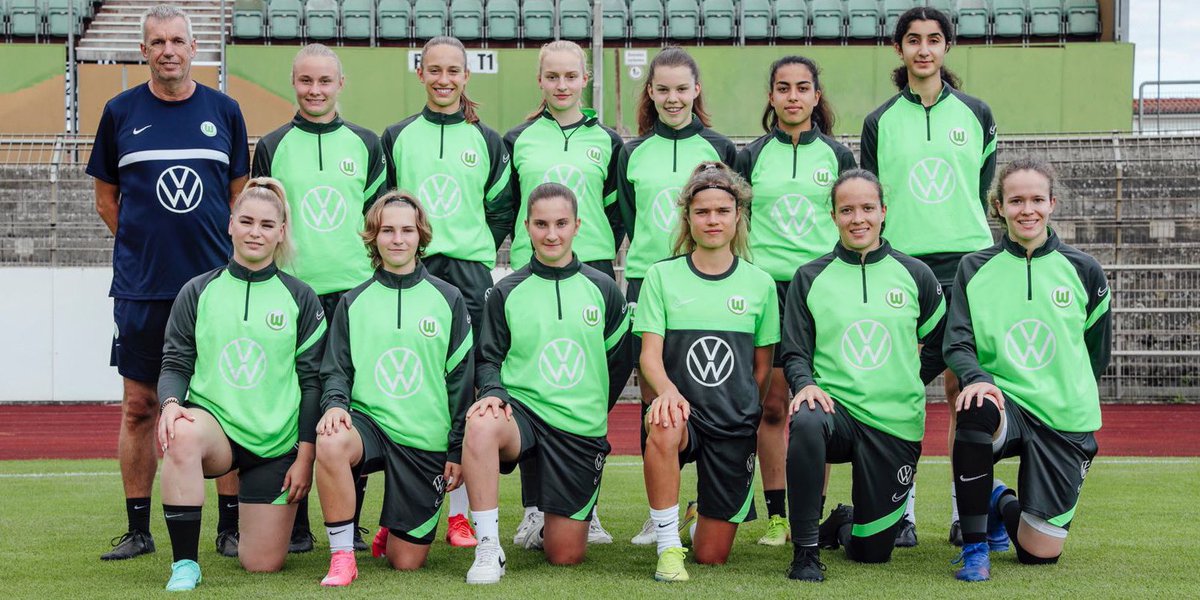 VfL_Nachwuchs's tweet photo. #U20 ▶️ #Trainingsstart mit 12 Neuzugängen ⚽️💚 #vflwolfsburg #jungwölfinnen #vorbereitung https://t.co/rySJ0hSLuU
