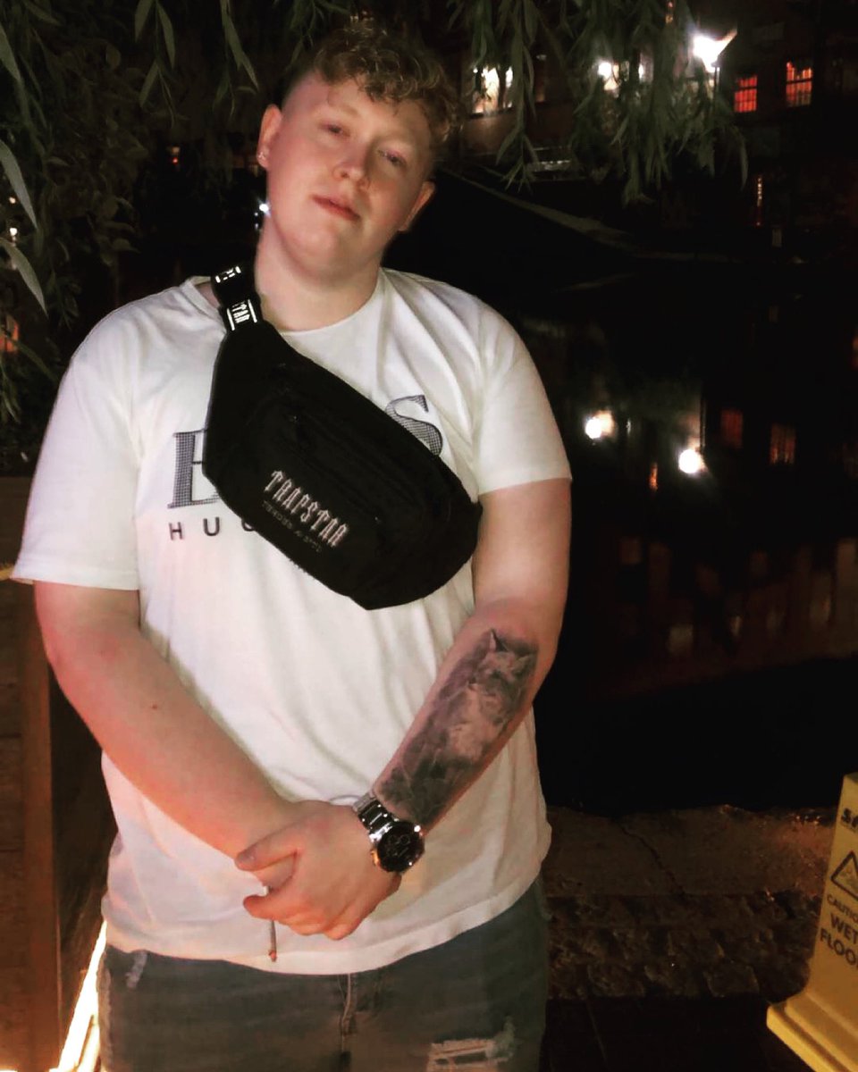 JakeeD96's tweet photo. Hello twitter its been a while, Heres a lil updated pic xo https://t.co/YKicSkEiS7