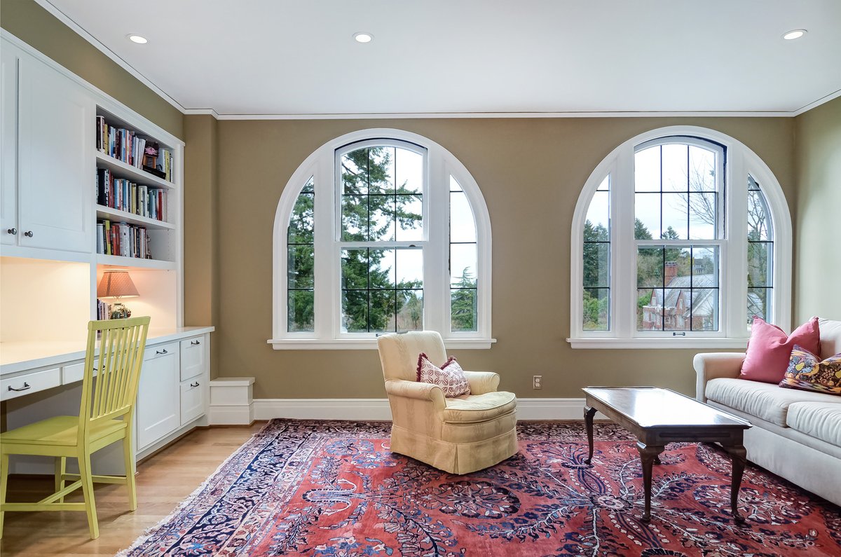 MaceyandMJ's tweet photo. 2608 SW Buena Vista Place features an array of refined architectural details. Adorned with period moldings, arched windows, built-ins, and hardwood floors, this home is an exquisite blend of modern amenities and timeless design. https://t.co/pf0sOQVP9N