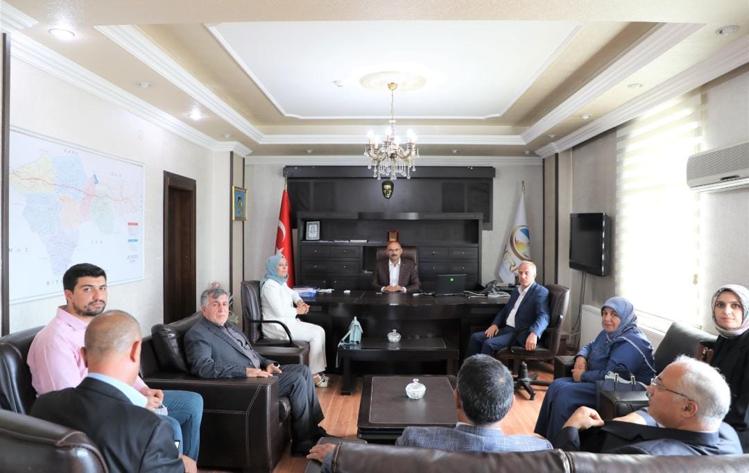 fuatyontar's tweet photo. Ensar Vakfı Başkanı Murat Şam'a  Bu güzel çalışmalarından dolayı gönülden teşekkür ediyorum. Rabb'im yar ve yardımcın olsun inşallah. https://t.co/w6g3V39KTq
