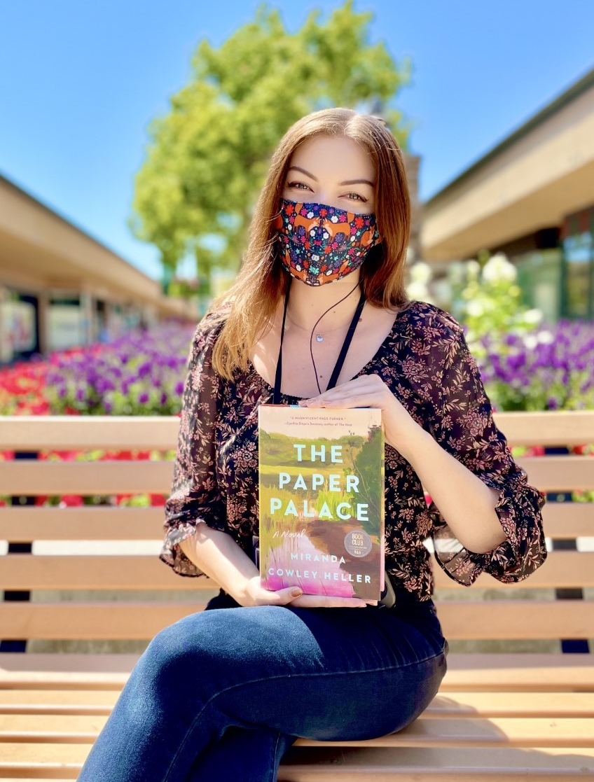 BNBuzz's tweet photo. Our July #BNBookClub pick THE PAPER PALACE by Miranda Cowley Heller is compulsively readable and perfect for fans of @megwolitzer and @CynthiaDSweeney. Join us 8/3 at 3PM ET for a Facebook live discussion with Miranda Cowley Heller and @MackinStyle! @riverheadbooks📸@BNGrossmont https://t.co/KgfHJm2zSf