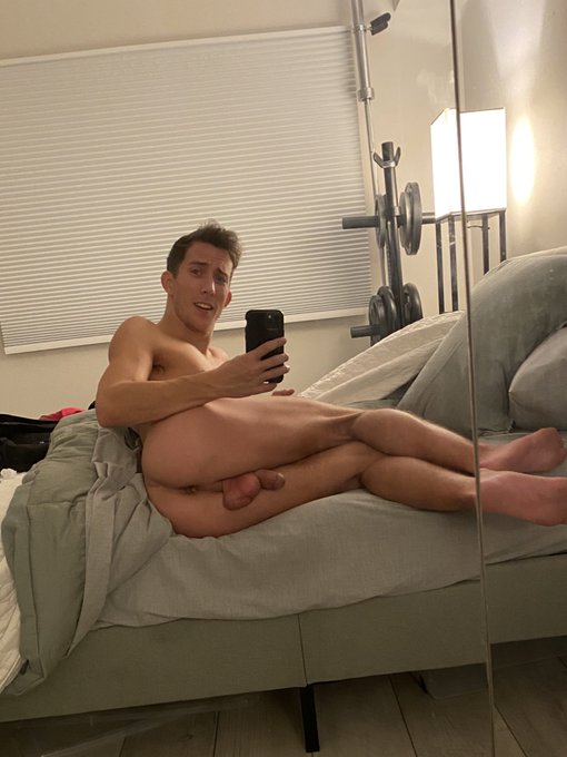 Who&rsquo;s gonna come fill me up? https://t.co/P3kF9b0jwS