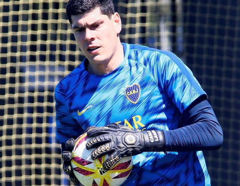 💥🌎 ¡LAMPE VUELVE A ARGENTINA! 🔁
Carlos Lampe tiene todo arreglado para ser nuevo jugador de #Velez 🇦🇷. El guardameta de la #Selección de #Bolivia 🇧🇴 llegará a sus 34 años tras su paso por #AlwaysReady. Su contrato duraría hasta diciembre de 2022.
#LaClaveDelJuego