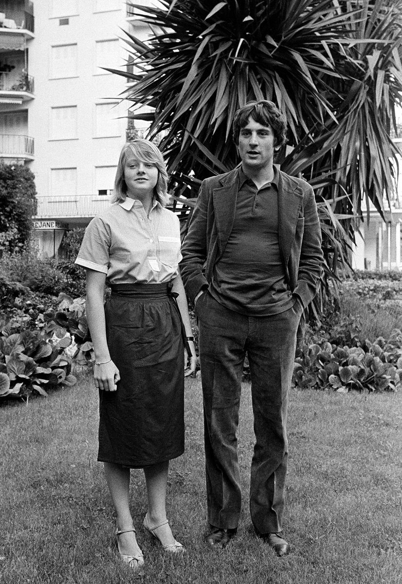 TheOldHollywood's tweet photo. Jodie Foster and Robert De Niro photographed together at the Cannes Film Festival, May 1976 https://t.co/i2qITPusch