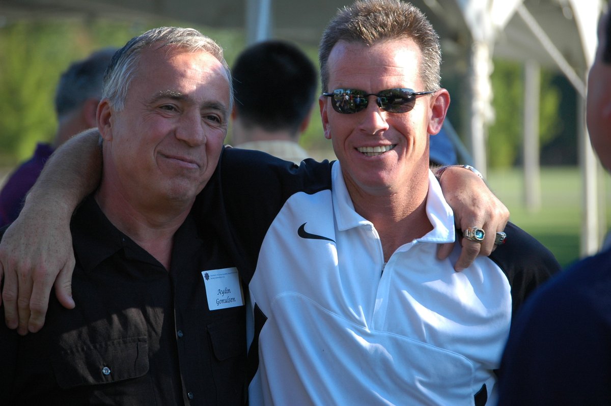 #UISedu is saddened to learn of the death of legendary head men’s soccer coach Aydin Gonulsen. He amassed around 400 career victories and took SSU to three national championships in 1986, 88 &amp; 1993.

➡️ More: buff.ly/3hJ9hdx
➡️ Share Memories: buff.ly/3xmXjgx