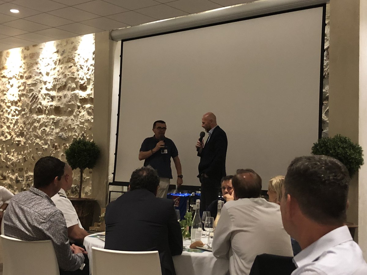 metayer_karine1's tweet photo. La table ovale. Un événement majeur sur notre territoire Pays Coeur d’Herault. 
#rcosalagou #entreprises #developpementeconomique
#liguenationalehandball 
#philippesella #tableovale #lesenfantsdelovale https://t.co/wIybx17EgY