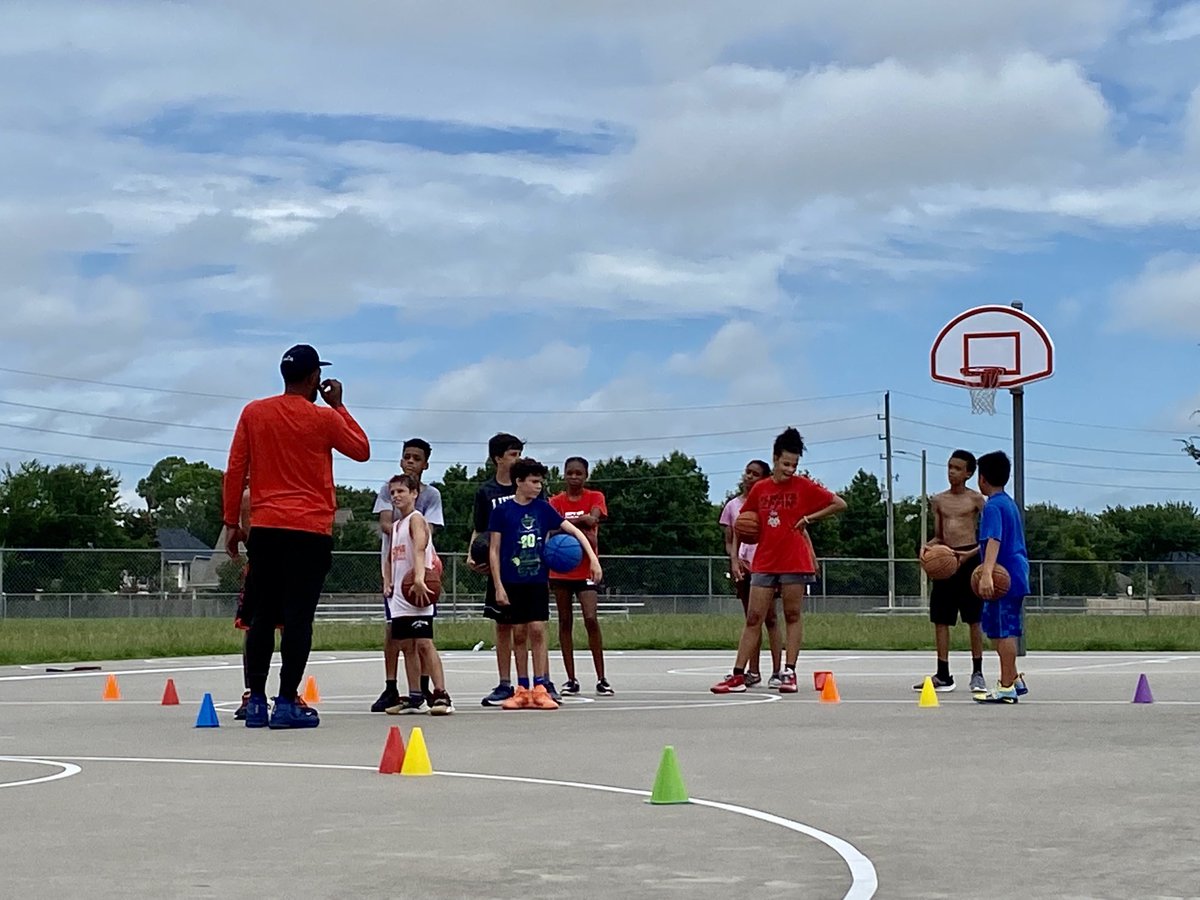 KatyEclipse5's tweet photo. Mike Harris #basketballtrainer https://t.co/WJ8g3eKll2