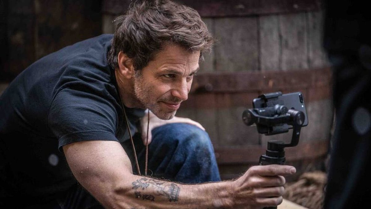 ComicBook Debate on Twitter: "Zack Snyder will direct and co-write REBEL  MOON, an original sci-fi adventure, for Netflix. The film will be inspired  by Japanese filmmaker Akira Kurosawa and Star Wars.  [https://t.co/iffg0wZcQG]