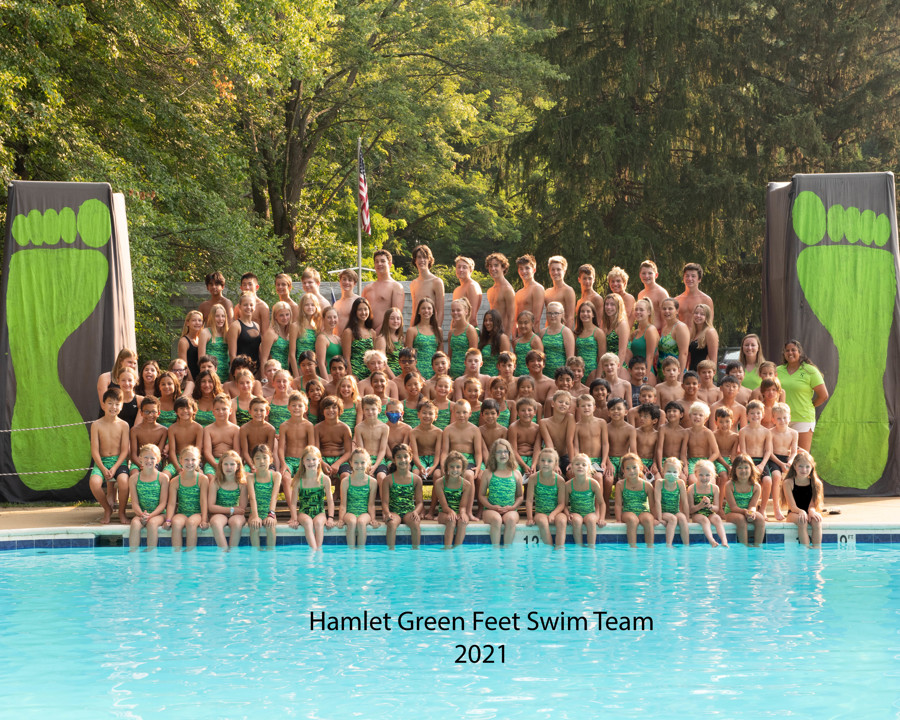 hamletswimteam's tweet image. Thank you to @AmeliaSteiner for this year's Green Feet team photo. See your email for instructions on free download.