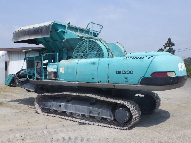 Kenkikan's tweet photo. コベルコ製クラッシャーKMC200❗️
廃盤になったモデルですが神戸製鋼の破砕機を搭載した玄人向けのマシンでした☝️😎
#Crusher
#MinigMachine
#Recyclingmachine
#Mobile
#Usedmachine
#建機館
#クラッシャー
#破砕機
#環境リサイクル機械
#中古 https://t.co/Cs63i3CB6q