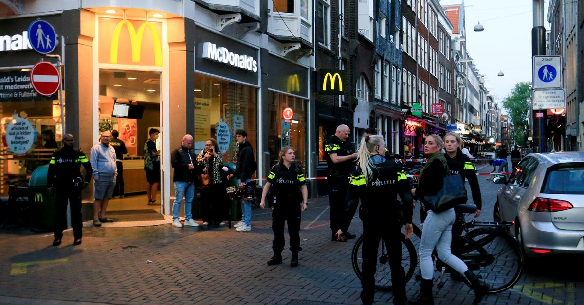 Dutch crime reporter De Vries shot on Amsterdam street - police reut.rs/3yoVMq8