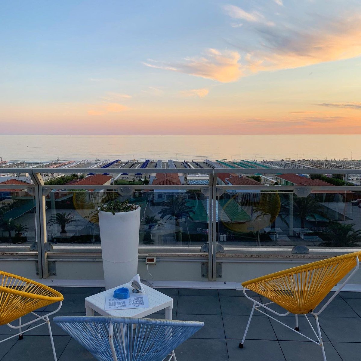 HotelBixio's tweet photo. #terrace #hotelbixioversilia #lidodicamaiore #versilia #tuscany #italy #holiday #ItaliaSpagna #ITASPA #ITAESP #night https://t.co/7JT0rGJXEf