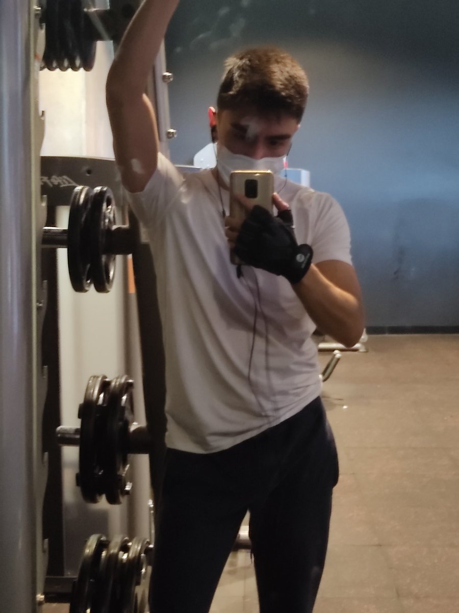 Hotlatinbab's tweet photo. Buenas tardes. https://t.co/jbQWOpGThP