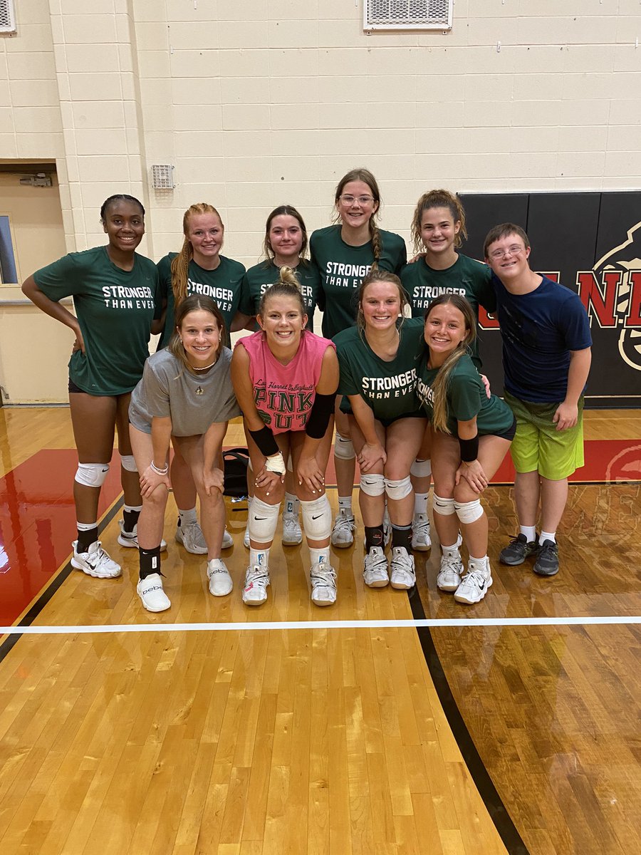 HuntsvilleVB's tweet photo. 3 - 0 in summer league tonight finishing with a win over Conroe! https://t.co/7ufFCsS6jB