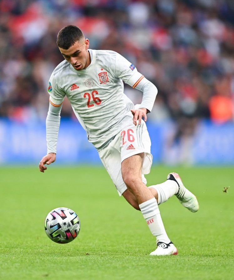 BTS_ARMY_twt_7's tweet photo. Sin ninguna duda, el futuro de la selección.

Increíble la Eurocopa que te has marcado!

#Pedri #EURO2020 #Eurocopa2021 #Eurocopa #SemiFinals #Pedri26 #España #Spain 

@Pedri @SeFutbol https://t.co/NKX525LGjG