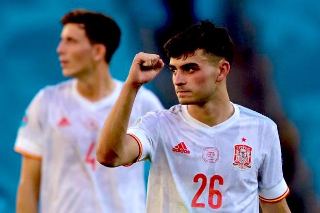 BTS_ARMY_twt_7's tweet photo. Sin ninguna duda, el futuro de la selección.

Increíble la Eurocopa que te has marcado!

#Pedri #EURO2020 #Eurocopa2021 #Eurocopa #SemiFinals #Pedri26 #España #Spain 

@Pedri @SeFutbol https://t.co/NKX525LGjG