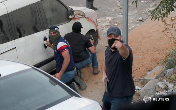 178kakapo's tweet photo. Don't be fooled by the 'democracy' made in #Axis_of_Evil of Middle East‼️
#StandUp4🇵🇸
"Undercover Israeli security force members hold weapons during a protest after Israel's demolition of a shop in the Palestinian neighborhood of Silwan in East Jerusalem
https://t.co/XPExyHDVTD https://t.co/LdC7tIJC1X
