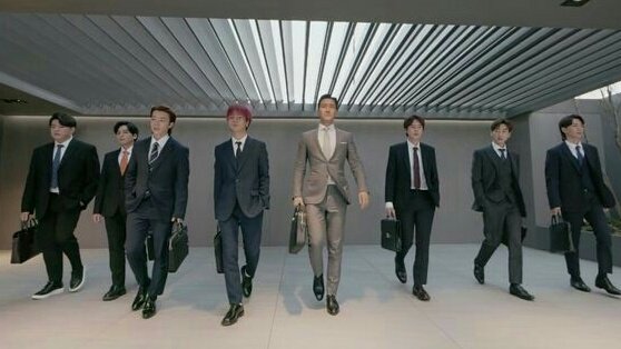 MarDelEste_LDH's tweet photo. Yo sabía que había elegido al grupo correcto. Son bien completos mis "Super Jurídicos"... 😅😅😅
#SUPERJUNIOR https://t.co/tQJ4xo60sP