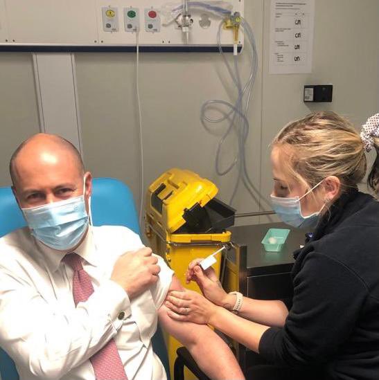 JoshFrydenberg's tweet photo. COVID-19 vaccination #2 - ✅

Last week was a record week for #COVID19 vaccinations, with over 880,000 Aussies getting their jab.

The more Australians vaccinated, the sooner we’ll be able to live differently. Keep rolling up those sleeves, Australia! https://t.co/elxPvqrDco
