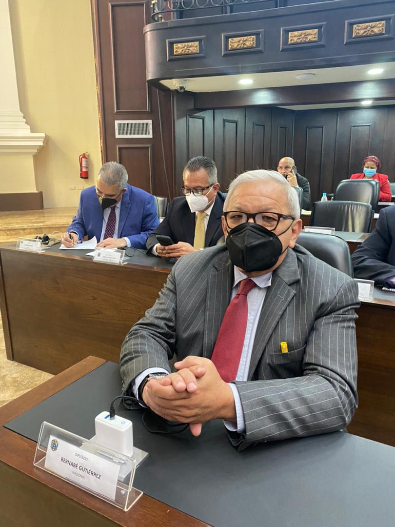 adbernabe's tweet photo. #6jul | La maquinaria de carne y hueso de #AcciónDemocrática, está organizada y en acción, para derrotar el próximo #21nov a los candidatos que representan la crisis, el retraso y el caos del oficialismo. 
#VolveremosAVivirMejor
#SiVotamosTodosLeQuitamosTodo https://t.co/Xd86KwmbrA