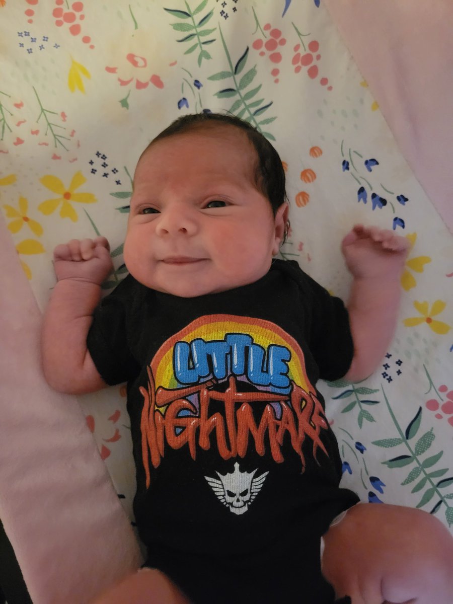 My newborn wearing her first piece of wrestling merch from @PWTees 

#prowrestlingtees #pwtees #prowrestling #wrestling #wrestlingfan @TheBrandiRhodes @CodyRhodes #nightmarefamily #LittleNightmare #newwrestlingfan #wrestlingmerch #babywrestlingfan #wrestlingonesie