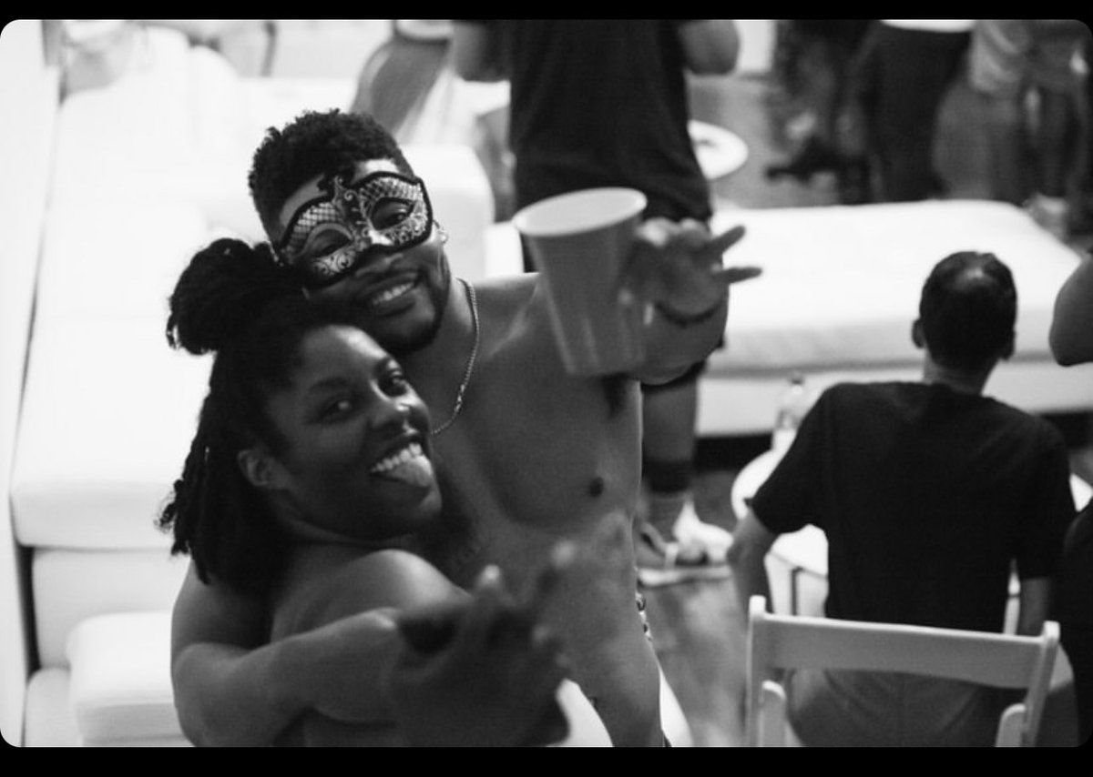 _isthatvee's tweet photo. V &amp; B 🤙🏾 #Smokefreeweekend https://t.co/IcH88MhxGx