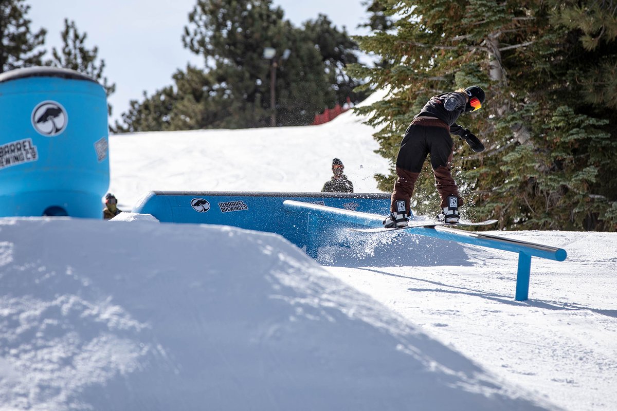 mthigh's tweet photo. Brandon Davis lighting up Pipeline. P: Mary Walsh #mthigh #thehighproject #whereyougoforsnow https://t.co/uZBVbAhSo8
