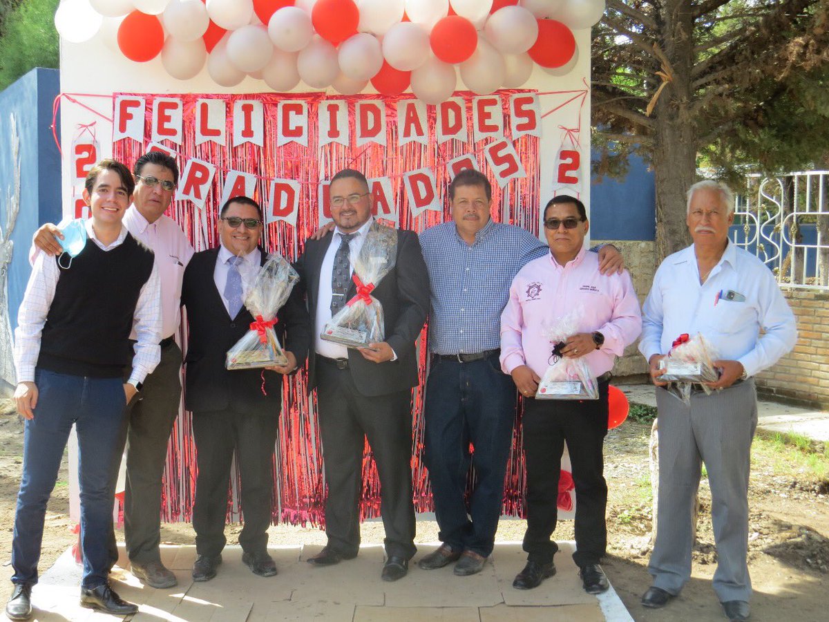 _RobledoJM's tweet photo. #EST9 #Abasolo #Rodeo #Durango Cierre Ciclo Escolar 2020 - 2021 https://t.co/wf1qk00Nhi