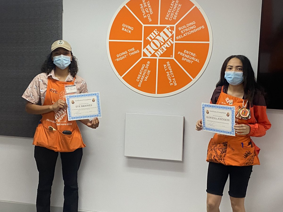 Congratulations to my lovely HIPO graduates! Super proud of these two, thank your for all you do!! <a href="/JamesKeech1/">James Keech</a> <a href="/Karina1501_/">Karina 🧡</a> @Brandonvashti1 @maria1501_MEAS  <a href="/SimpkinsTess/">Tess Simpkins</a> <a href="/HDLataille/">David Lataille</a>