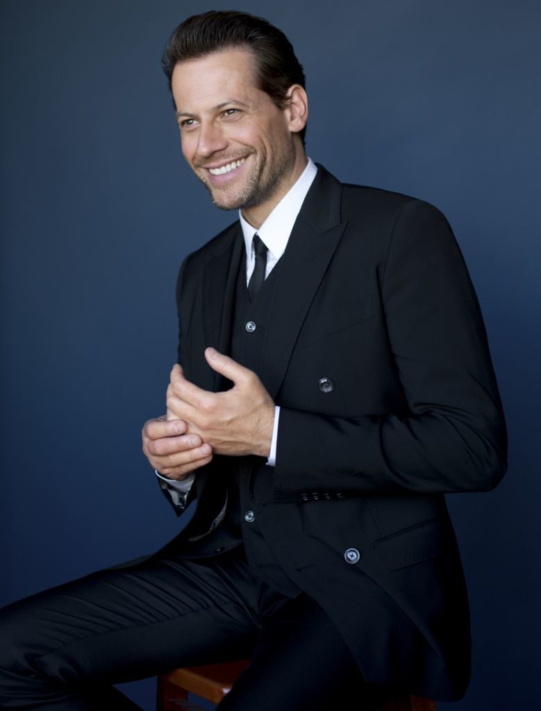GruffFans's tweet photo. Poll 📊 
#ioangruffudd #tastytuesday #Tuesday #TuesdayTease #tuesdaytreats #vote #grufffans #gruffans #tuesdayvibes #hotmen #handsomemen #gorgeousmen #sexymen #100MostHandsomeMenOf2021 https://t.co/AYmrSGY6Ht