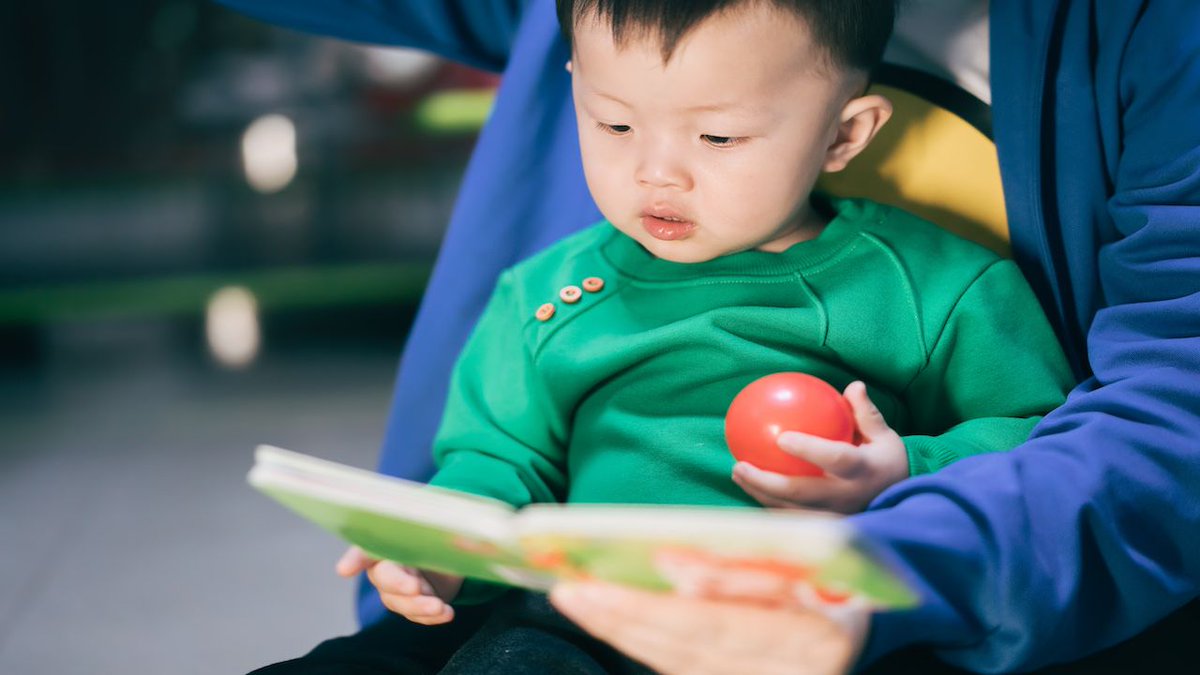 Kids Who Are Read To Before Kindergarten Have A 'Million Word' Advantage Over Peers

Even kids who are read only one book a day will hear about 290,000 more words by age 5 than those who don't regularly read books with a parent or caregiver.

 buff.ly/3AveSNb
