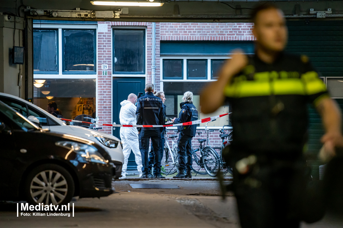 Misdaadverslaggever Peter R. de Vries is dinsdagavond zwaargewond geraakt bij een schietpartij op de Lange Leidsedwarsstraat in Amsterdam.