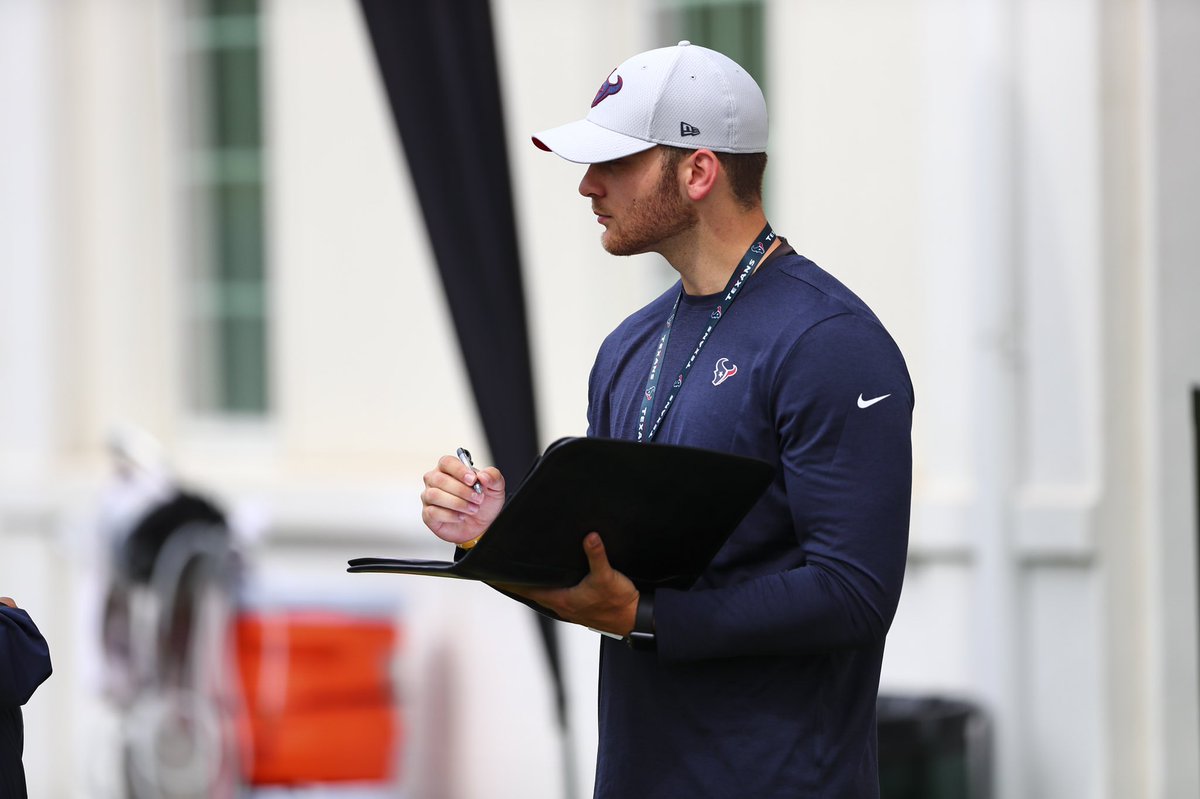 n_edwards20's tweet photo. When I first got to Texas in 2016, I had no idea it would come to feel like a home. 

Thank you to the @HoustonTexans coaches, players, media &amp; staff - especially mentors turned friends @amypalcic &amp; @OmarMajzoub34 - for 5 unforgettable years and the chance to continually grow. https://t.co/hupk7odL6V