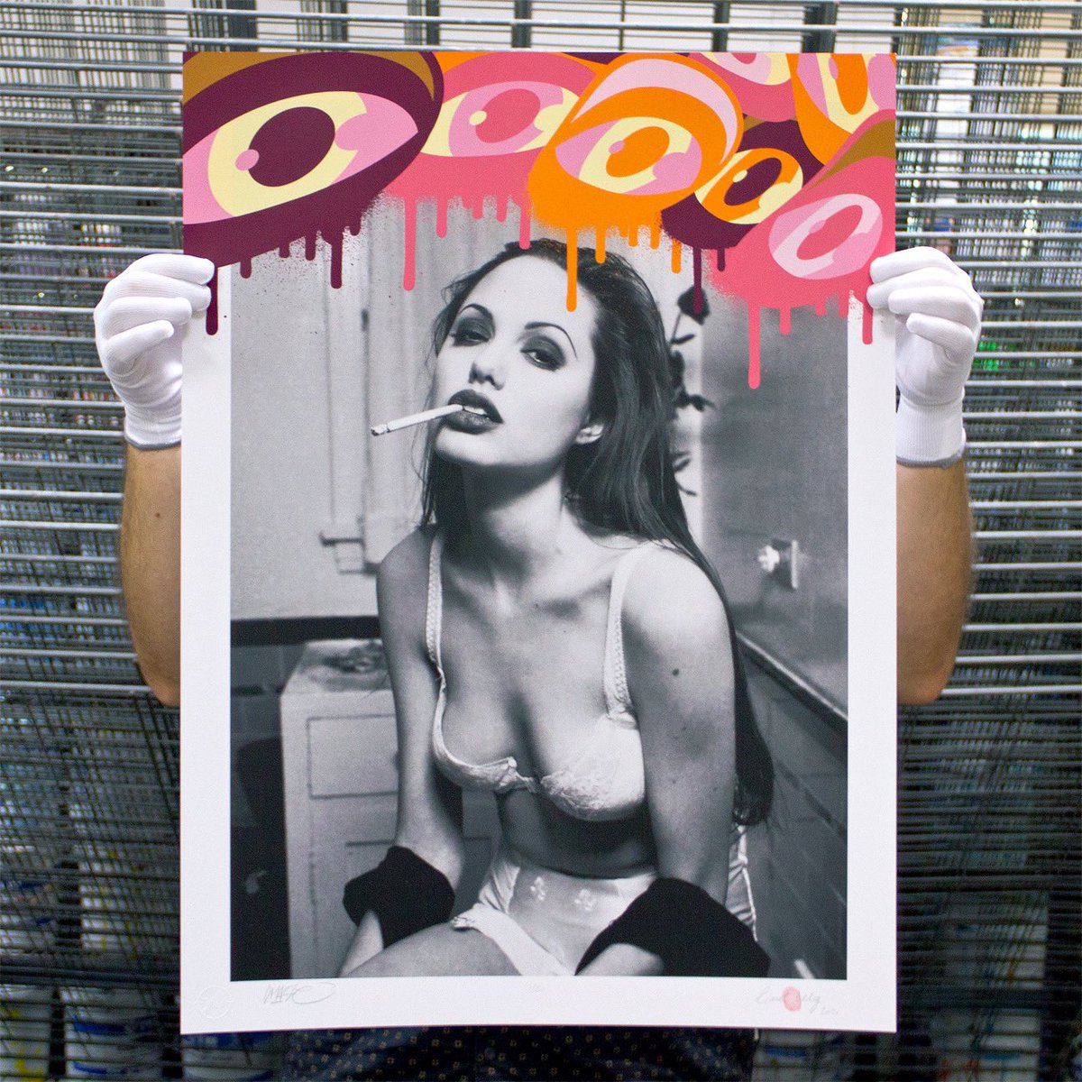 theartofchase's tweet photo. @modernmultiples presents:
"Angelina" 
@lionel_deluy X @theartofchase
7-color serigraph on archival digital print

*drops Thursday, July 8th at 12pm PST
Shipping worldwide

#screenprint #fineartmultiple #angelinajolie #limitededition https://t.co/PK8mFocjxy