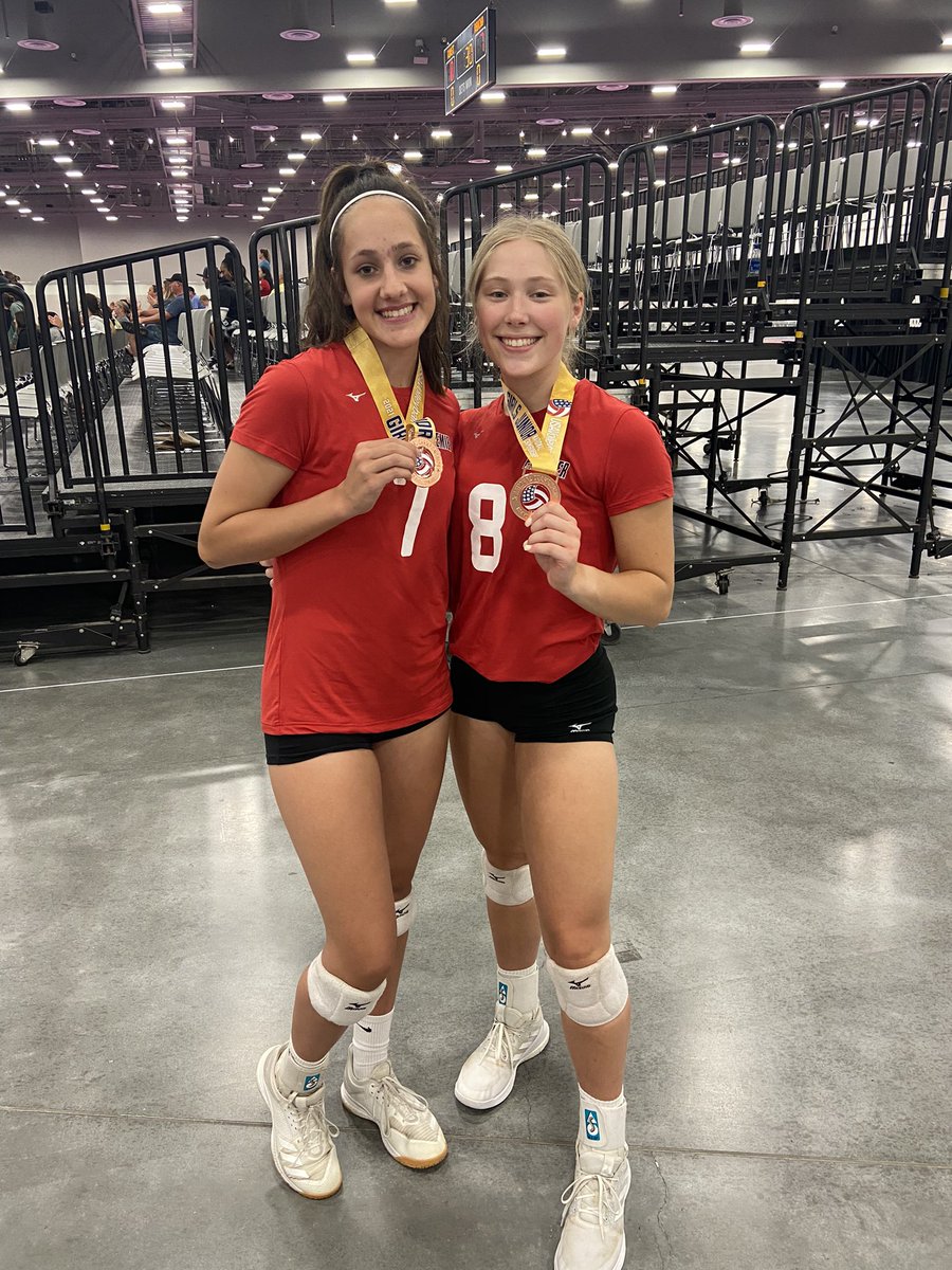 skylarwalters5's tweet photo. I am so grateful to be apart of a team with such grit and love for the game. I am also proud to say my team @premier16black finished third in the USA division this weekend. Thank you to my coaches and the premier family who helped us get here. #rollblack #btb #LFG https://t.co/WcNZOOJ9m3