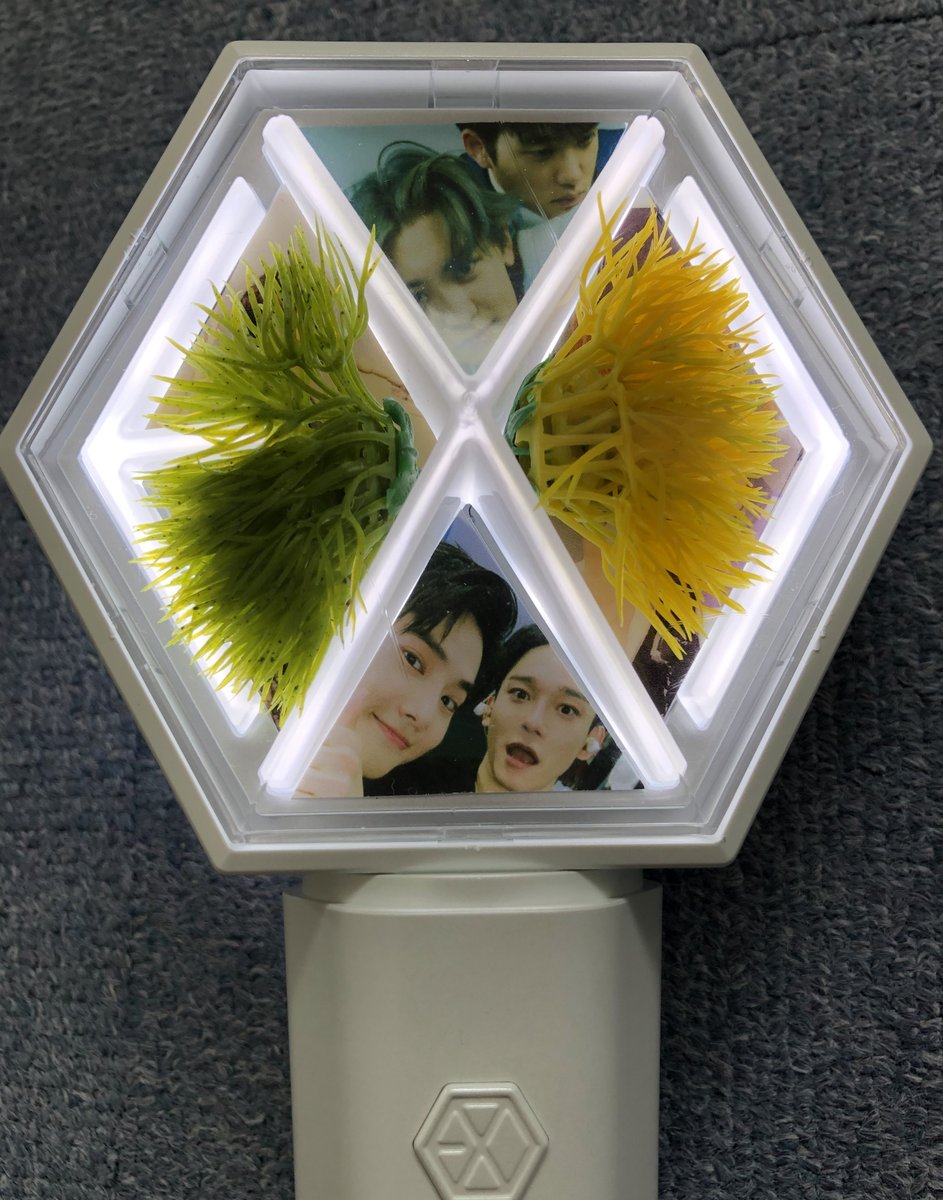 scdsbfan's tweet photo. 【EXO팬lightVer.3蓋カバーを開けて写真入れる方法】
https://t.co/p5H34l1oqJ

魚を差し上げるより釣り方を話す方が
いいかなーと思いまして…。

enjoy EXO LIVE
enjoy EXO LIFE https://t.co/odA4NbrTpC
