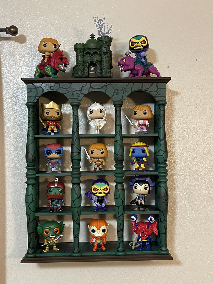 Kenzos_customs's tweet photo. Picked this up at Goodwill for $7. It was a little too small for any Vintage or Origins, SOβ¦. With a little spray paint and some hand painting for the detail, I now have a cool place to display my MOTU Funkos. π€ @OriginalFunko #funkopop #FunkoDIY #kenzos_customs #funko https://t.co/CrCMsOGw10