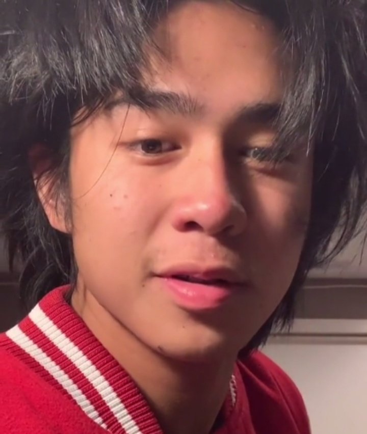 steponmetorvas's tweet photo. Ano po tinitingan niyo jaaaan????? https://t.co/3XjPIcpDAx