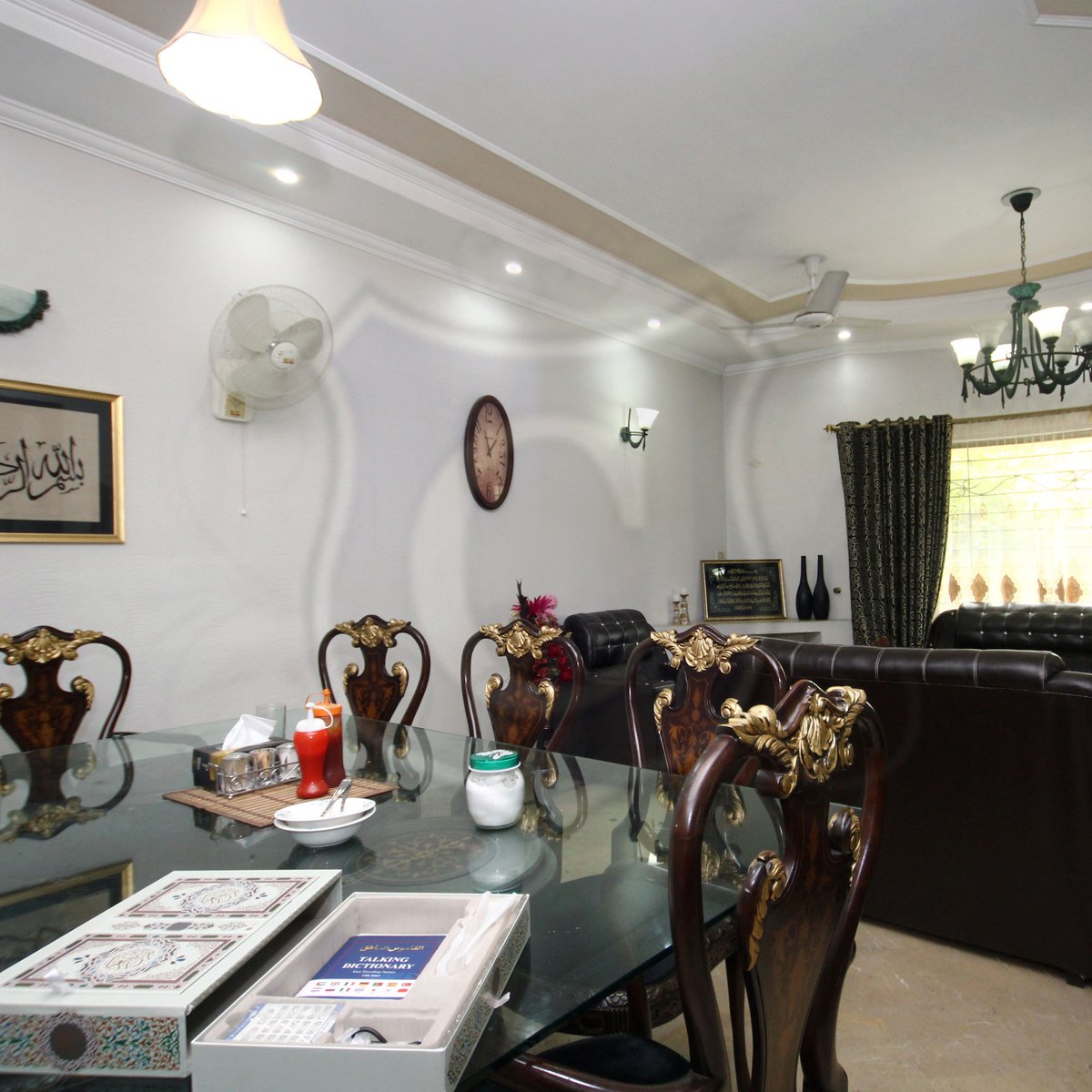 ChohanEstate1's tweet photo. 🏠 10 Marla Self constructed Bungalow DHA Lahore
📱 Call/WhatsApp Mr. Aqib Hameed +92 302 8444718

✅ 04 beds + 05 baths + 01 tv lounge + 01 servant quarters + 01 kitchen and DD

🌎 For more visit https://t.co/emGjIow6WJ

#dha #chohanestate #lahore #pakistan #leading #defence https://t.co/8jOLEAszgF