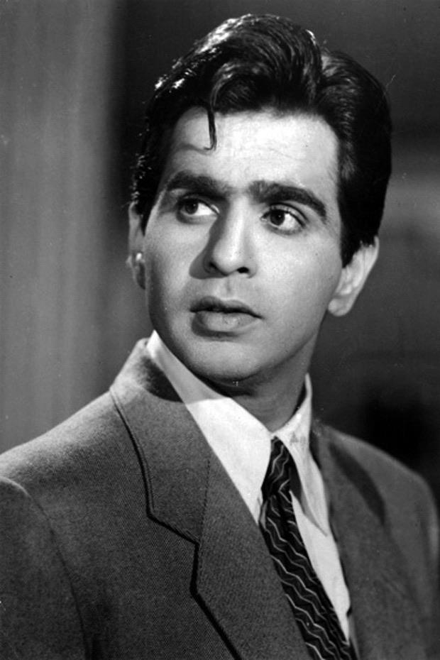 Extremely sad to hear about Dilip Kumarji's demise. A great legend and a childhood icon for me. He personified dignity, grace, and impeccable language. My heartfelt condolences to Sairaji. May his soul rest in peace. #dilipkumar