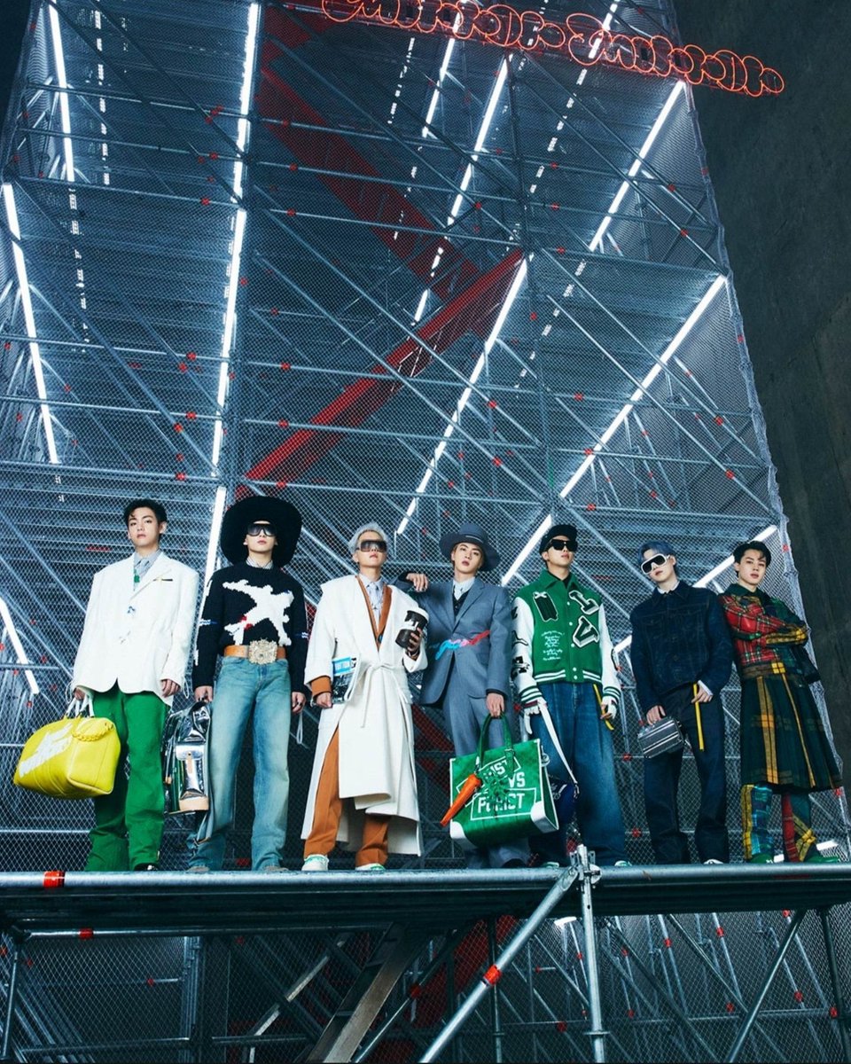 We’re coming. 

Louis Vuitton Men’s Fall-Winter 2021 in Seoul by Virgil Abloh. 
️️️️️️️ ️️
