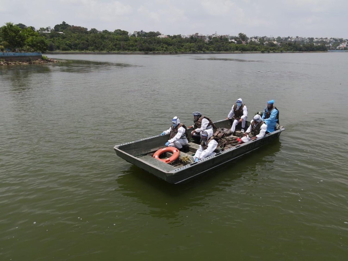IaSouthern's tweet photo. #SudarshanChakraSappers of Sabse Behtar Brigade #SouthernCommand carried out preparations for Flood Relief operations at #Bhopal #UpperLake with full Covid protocols to be prepared to undertake Humanitarian & disaster relief operations.
#SouthernCommandSadaTaiyyar.
@adgpi https://t.co/v7TBhE6Jdu