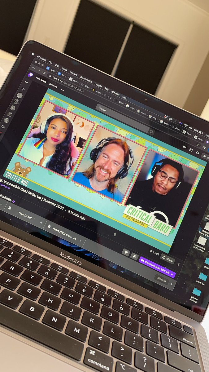 #CritterHug with <a href="/CriticalBard/">CriticalBard</a> is just cozy vibes 💙 <a href="/MicaBurton/">Mica Burton</a> <a href="/matthewmercer/">Matthew Mercer</a> I love that this show is just full of real people trying to bring brightness into the world <a href="/CriticalRole/">Critical Role</a>